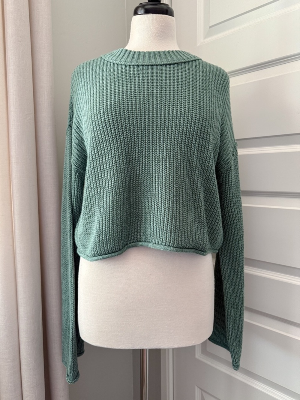 Wild Fable Knit Cropped Sweater : Medium